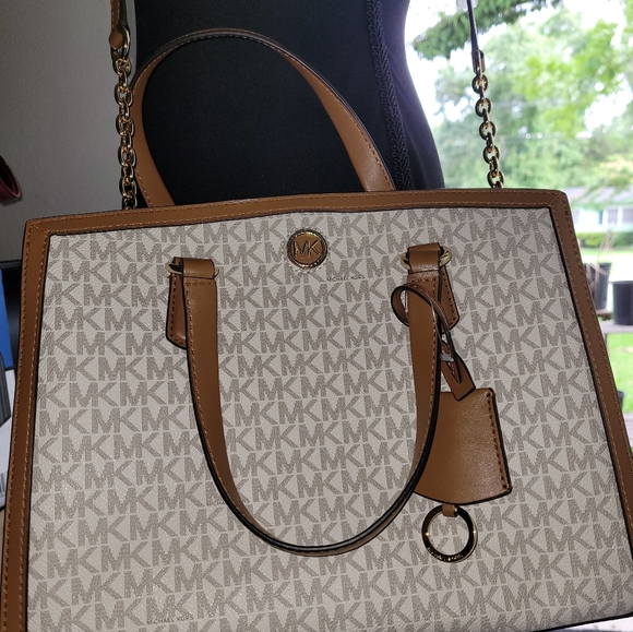 Purse/Bag/Satchel/Michael Kors - Picture 4 of 14